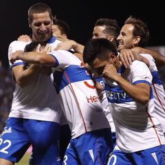 U. Católica 3 - U. Española 1: Diego Rojas brilla y siguen líderes