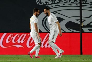 Benzema y Hazard celebran un gol.