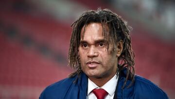 El director deportivo del Olympiakos Christian Karembeu antes de un partido de Champions.