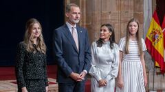 La Princesa de Asturias, Leonor de Borbón; el Rey Felipe VI; la Reina Letizia; la infanta Doña Sofía, durante la audiencia de los Reyes con los galardonados con las Medallas de Asturias 2022.
