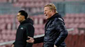 Competición no sanciona a Koeman pero sí a Cucho