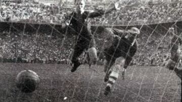 Kubala, en la final de la Copa del Generalísimo de 1953 ante el Athletic.