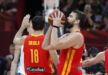 Marc Gasol celebrates victory.