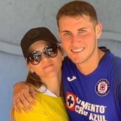 Mamá de Santiago Giménez dedica emotivo mensaje a su hijo