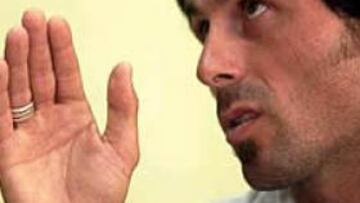 <b>LAS COSAS CLARAS.</B> Alkorta ha querido explicar por qué no sigue en el Athletic.