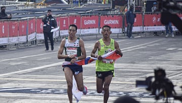 (L-R), Dario Castro of Mexico Winner first Place with time of (2:14:51), Eloy Sanchez of Mexico Second Place with time of (2:14:52) during the International Marathon of the CDMX Telcel 2021 Mens Category, in Mexico City, on November 28, 2021.
<br><br>
(I-D), Dario Castro de Mexico Ganador del Primer lugar con un tiempo de (2:14:51), Eloy Sanchez de Mexico, Segundo Lugar con un tiempo de (2:14:52) durante el Maraton Internacional de la CDMX Telcel 2021 Categoria Varonil, en la Ciudad de Mexico, el 28 de Noviembre de 2021.