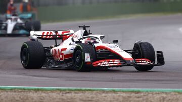 Magnussen, con el Haas en Ímola.