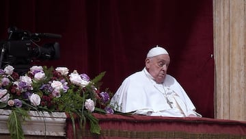 El Papa Francisco durante la impartición de la bendición 'Urbi et Orbi' y desea "buena Pascua" desde el balcón de la basílica de San Pedro, a 20 de abril de 2024, en Roma (Italia).
21 ABRIL 2025
Stefano Spaziani / Europa Press
21/04/2025