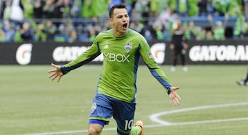 6. Marco Pappa: Con sus 29 años, el mediocampista ya ha jugado 52 partidos con su selección y ha triunfado en varios clubes MLS como el Chicago Fire, Seattle Sounders y Colorado rapids. Actualmente juega en el Municipal, su club de debut.