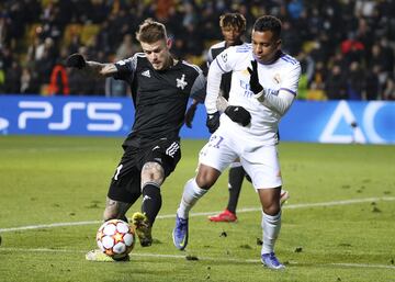 Sebastien Thill y Rodrygo.