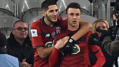 Dos futbolistas del Lille celebrando un tanto anotado la pasada jornada.
