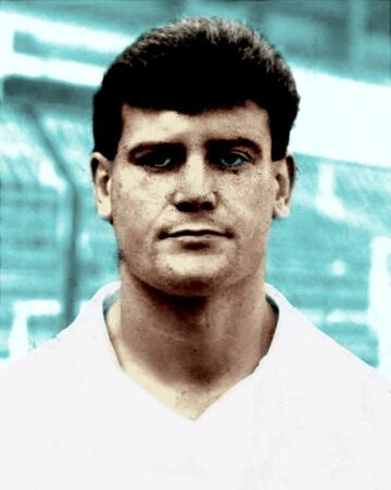 Jug車 en el Real Betis entre 1980 y 1987. En 1989 fich車 por el Real Madrid y milit車 en el club blanco hasta 1991.