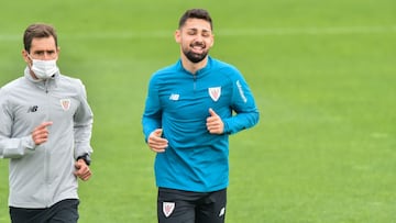 Nolaskoain, con el recuperador del Athletic