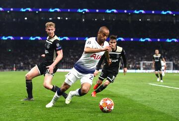 Tottenham, con Davinson Sánchez en la cancha, cayó en su casa ante Ajax en la semifinal de la Champions League. El gol de la victoria llegó a través de Van De Beek en el minuto 14.  
