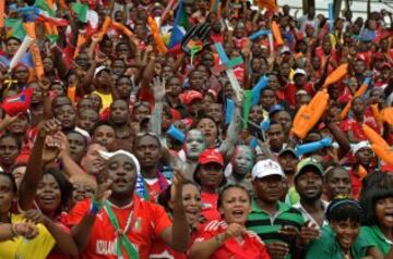 Color en las gradas de la Copa de ?frica
