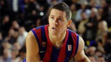 El Barça se impone en un derbi sin color