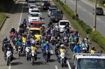 El cortejo fúnebre salió del aeropuerto Olaya Herrera y dejó una estela de tristeza y vacío por las calles de Medellín en donde dieron el último adiós a los campeones del Chapecoense, los campeones de la prensa y los campeones de la tripulación. ¡Que tengan buen viaje amigos!