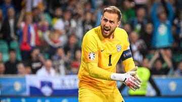 Oblak celebra la victoria con Eslovenia