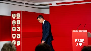 El presidente del Gobierno y Secretario General del PSOE, Pedro Sánchez, a su salida de una rueda de prensa, en la sede del PSOE en Ferraz, a 12 de junio de 2025, en Madrid (España). Sánchez comparece después de que el secretario de organización del PSOE haya presentado su dimisión de todos los cargos dentro del partido y haya entregado su acta de diputado. El presidente del Gobierno ha pedido perdón a la ciudadanía por haber confiado en Santos Cerdán y ha anunciado que convocará una auditoría externa para las cuentas del partido socialista además de la inmediata reestructuración de la organización interna.
12 JUNIO 2025
Gabriel Luengas / Europa Press
12/06/2025