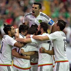 Mexico beat Uruguay in opening match after anthem confusion