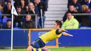 Giroud celebra el gol del empate.