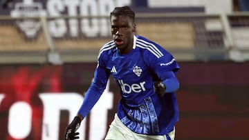 Diao durante un partido de Serie A entre el Como y el Milan.