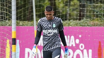 Kevin Mier durante un entrenamiento de Atlético Nacional.