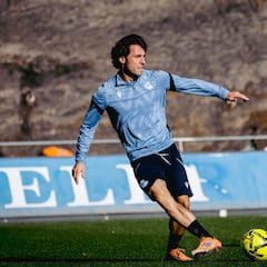 Bola extra para Álvaro Odriozola