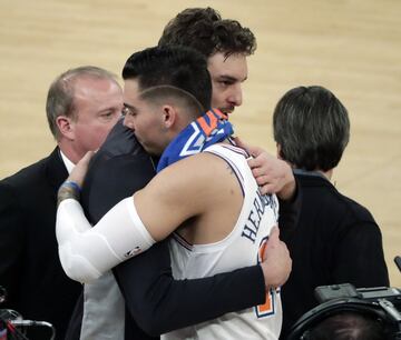 Los dos jugadores españoles se vieron las caras durante el partido de la NBA entre los New York Knicks y los San Antonio Spurs. La victoria fue para los de Gasol por 91-100.