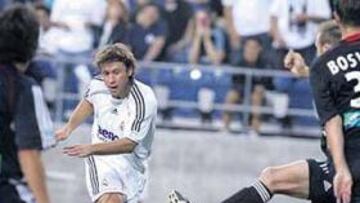 <b>UN GOL CON MENSAJE. </b>Un recorte hacia dentro y un chut seco. Cassano marcó en el minuto 21 y recibió la felicitación efusiva de sus compañeros. Quiere ser titular.