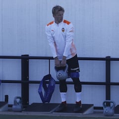 Wass vuelve a entrenar con el equipo a expensas de su salida