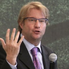 Interpol emite ficha roja contra Andrés Roemer para detenerlo