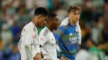 Los jugadores del Madrid, frustrados.