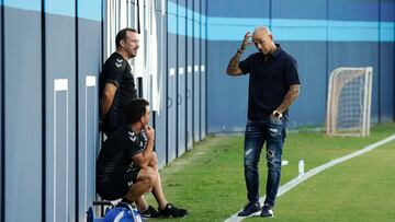 Manolo Gaspar, Guede y Josemi, en un entrenamiento del Málaga.