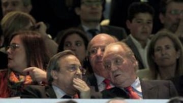 El Rey durante la semifinal de Champions junto a Florentino P&eacute;rez.