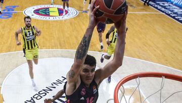 ISTANBUL, TURKEY - APRIL 08: Gabriel Deck, #14 of Real Madrid in action during the 2020/2021 Turkish Airlines EuroLeague match between Fenerbahce Beko Istanbul and Real Madrid  at Ulker Sports Arena on April 08, 2021 in Istanbul, Turkey. (Photo by Tolga Adanali/Euroleague Basketball via Getty Images)