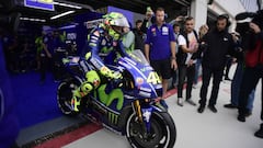 Valentino Rossi se vuelve a subir a la moto en Aragón
