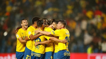 UD Las Palmas celebra un gol.