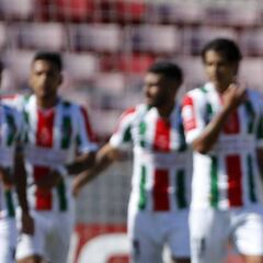 Azul Azul quiere vender a Corujo, pero no hay ofertas