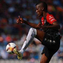 Jorge Segura, central que buscan Nacional, Millos y América