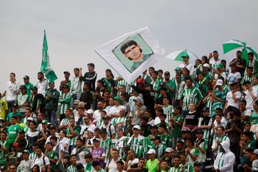 Fotos del entrenamiento de Nacional en el Atanasio Girardot acompañado de su afición.