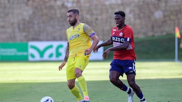 Alberto Perea, durante un partido de pretemporada contra el Lille.