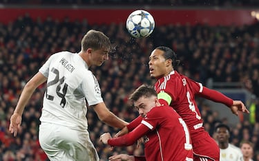 Huijsen paga la novatada