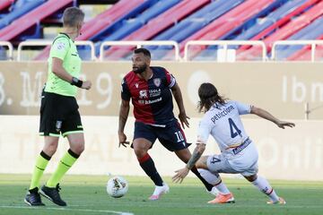 El brasileño del Cagliari tiene los mismos goles de Muriel pero en más partidos jugados.