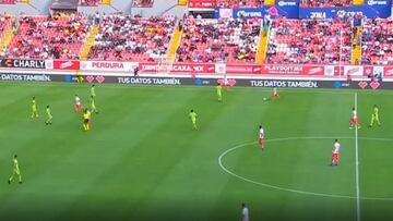 ¡Era el gol del año!: el remate de Baeza desde la mitad de la cancha