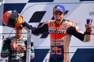 El piloto español aguntó toda la carrera detrás de Quartararo y le superó en la última vuelta. Con esta victoria Márquez se pone a 93 puntos de distancia con el segundo clasificado de la general. 
