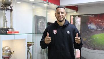 Marcus Vinicius en su presentación oficial como nuevo jugador de Santa Fe