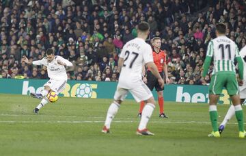 1-2. Dani Ceballos marcó el segundo gol en un lanzamiento de falta directa.