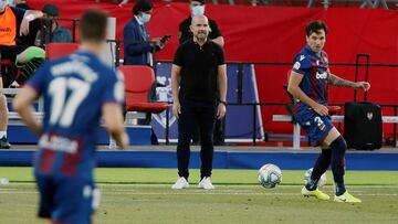 Paco López, durante el partido ante el Atlético.