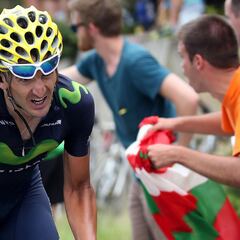 Izagirre benefits from Conti crash as Jungels retains Giro lead